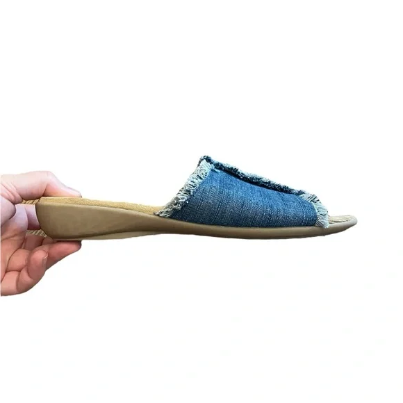 Minnetonka Violet Frayed Denim Slide Sandal - Picture 4 of 15